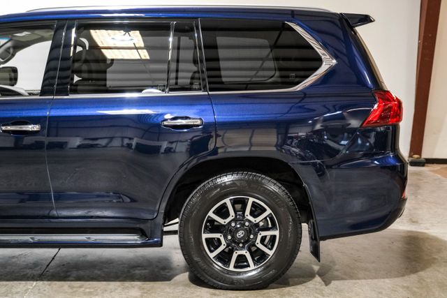 2018 Lexus LX 570 Three-Row