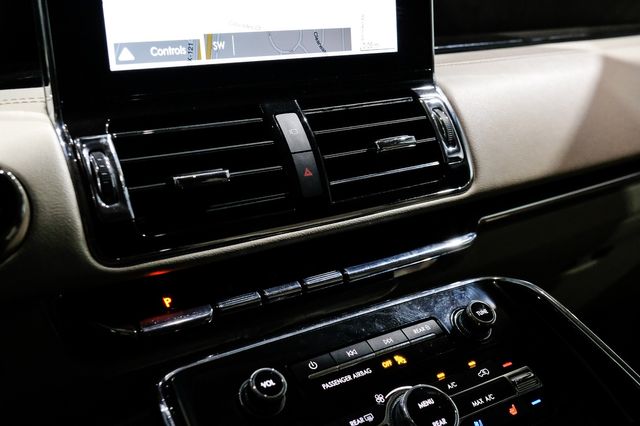 2018 Lincoln Navigator Reserve HeavyDutyTow RearDVD 20SpeakerSound | Dallas, TX | Stevens Motor Company LLC