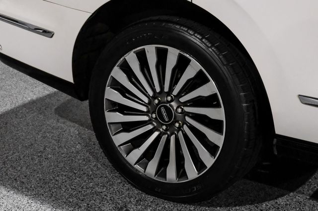 2018 Lincoln Navigator Reserve HeavyDutyTow RearDVD 20SpeakerSound | Dallas, TX | Stevens Motor Company LLC