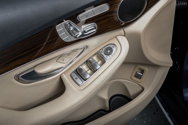 2018 Mercedes-Benz C-Class C 300 PremiumPkg PanoRoof Leather HeatedSeats | Dallas, TX | Stevens Motor Company LLC 2018 Mercedes-Benz C-Class C 300 PremiumPkg PanoRoof Leather HeatedSeats | Dallas, TX | Stevens Motor Company LLC