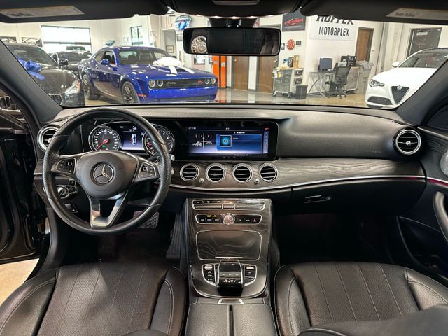 2018 Mercedes-Benz E-Class E 300 AMG Line Parking Package Panoramic Roof | Irving, Texas | Hopper Motorplex 2018 Mercedes-Benz E-Class E 300 AMG Line Parking Package Panoramic Roof | Irving, Texas | Hopper Motorplex