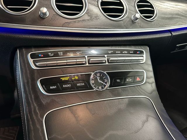 2018 Mercedes-Benz E-Class E 300 AMG Line Parking Package Panoramic Roof | Irving, Texas | Hopper Motorplex 2018 Mercedes-Benz E-Class E 300 AMG Line Parking Package Panoramic Roof | Irving, Texas | Hopper Motorplex