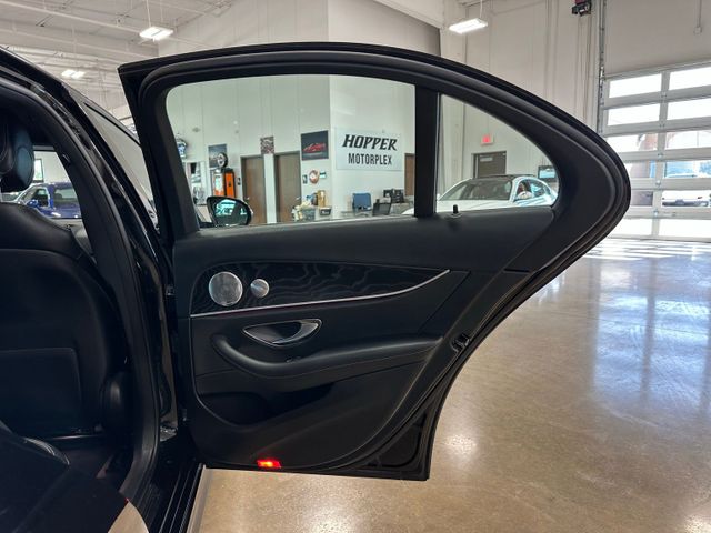 2018 Mercedes-Benz E-Class E 300 AMG Line Parking Package Panoramic Roof | Irving, Texas | Hopper Motorplex 2018 Mercedes-Benz E-Class E 300 AMG Line Parking Package Panoramic Roof | Irving, Texas | Hopper Motorplex