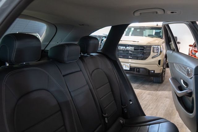 2018 Mercedes-Benz GLC 300 Smartphone integration/Blind spot