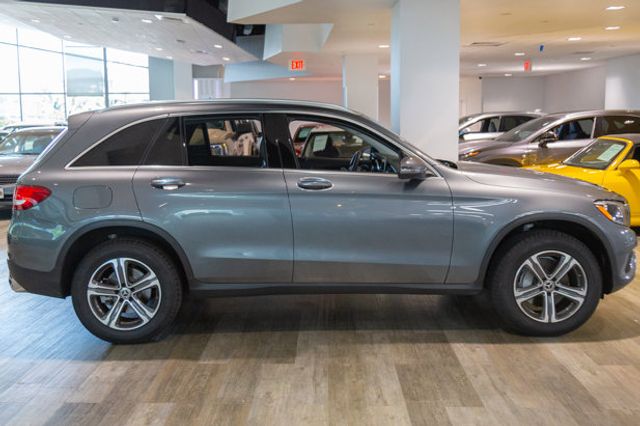 2018 Mercedes-Benz GLC 300 Smartphone integration/Blind spot