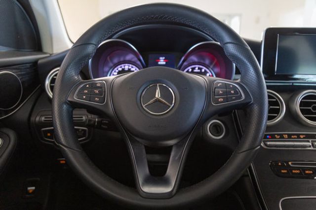 2018 Mercedes-Benz GLC 300 Smartphone integration/Blind spot