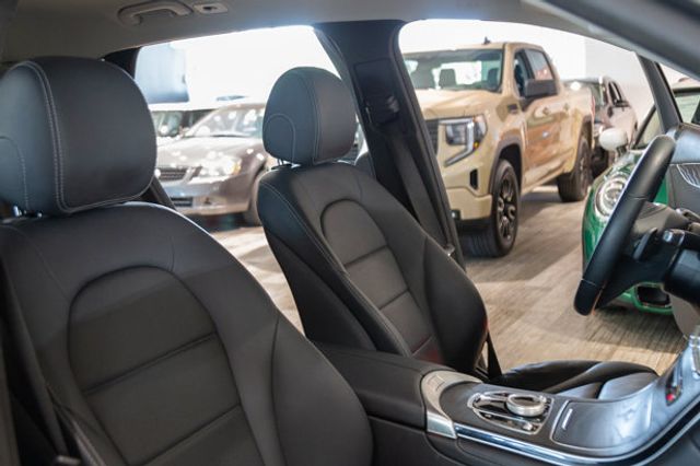 2018 Mercedes-Benz GLC 300 Smartphone integration/Blind spot