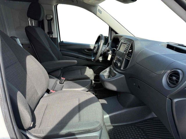 2018 Mercedes-Benz Metris 'Standard Roof 126'' Wheelbase Worker'