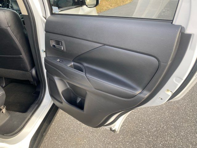 2018 Mitsubishi Outlander SEL | Ephrata, PA | Pine Tree Motors 2018 Mitsubishi Outlander SEL | Ephrata, PA | Pine Tree Motors