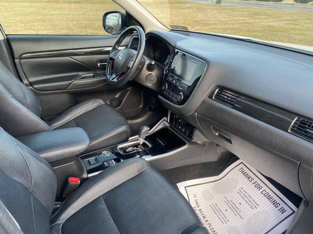 2018 Mitsubishi Outlander SEL | Ephrata, PA | Pine Tree Motors 2018 Mitsubishi Outlander SEL | Ephrata, PA | Pine Tree Motors