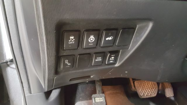 2018 Nissan Pathfinder SL | Carrollton, TX | Legend Motorcars of Carrollton 2018 Nissan Pathfinder SL | Carrollton, TX | Legend Motorcars of Carrollton