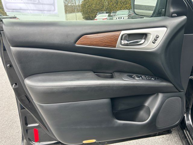 2018 Nissan Pathfinder PLATINUM