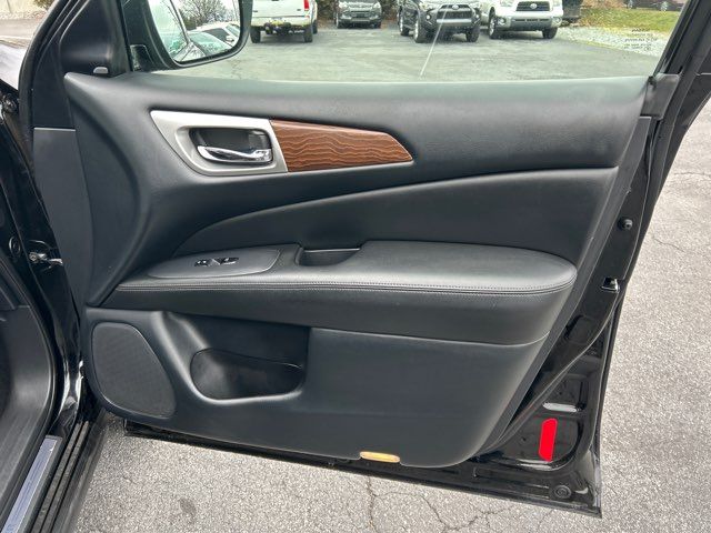 2018 Nissan Pathfinder PLATINUM