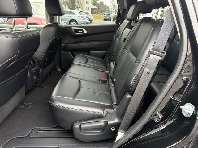 2018 Nissan Pathfinder SL