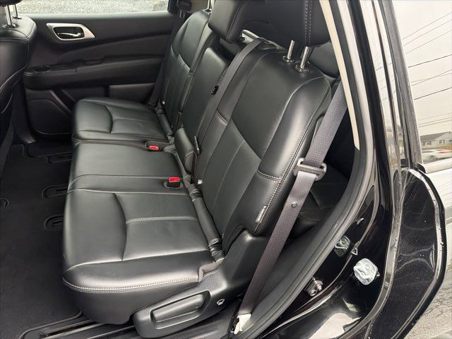 2018 Nissan Pathfinder SL