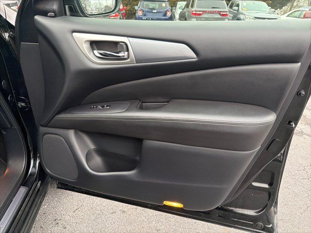 2018 Nissan Pathfinder SL