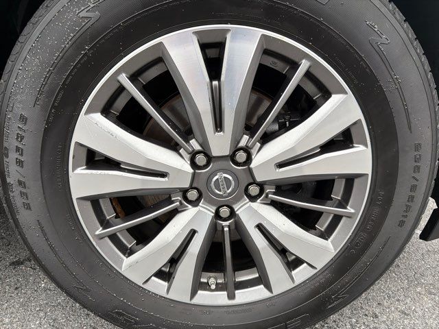 2018 Nissan Pathfinder SL