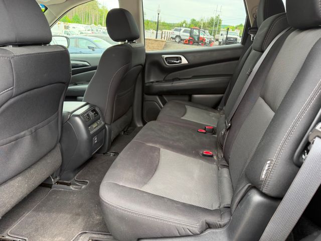 2018 Nissan Pathfinder SV