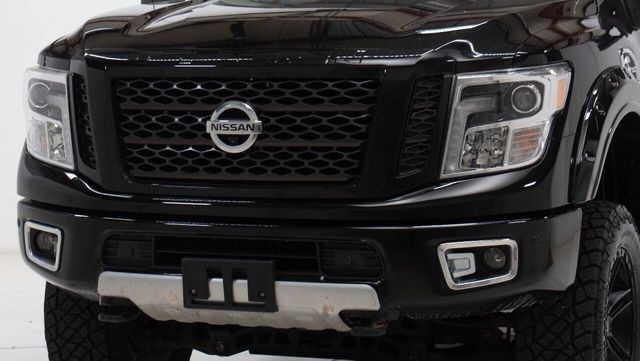 2018 Nissan Titan XD PRO 4X 4x4 4dr Crew Cab (Diesel) | Houston, TX | Houston Auto Credit
