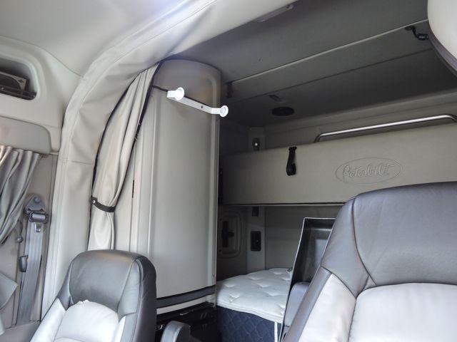 2018 Peterbilt 579 Sleeper