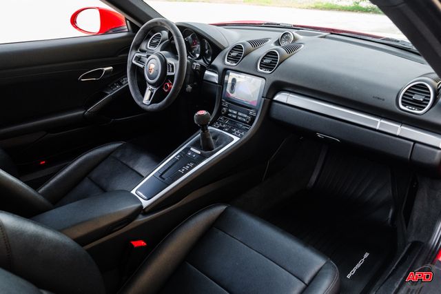 2018 Porsche 718 Cayman 2018 Porsche 718 Cayman