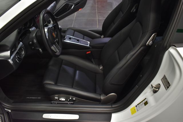 2018 Porsche 911 Carrera 2018 Porsche 911 Carrera