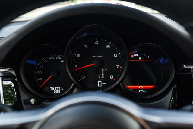 2018 Porsche Macan  | Addison, TX | Apex Auto Sports