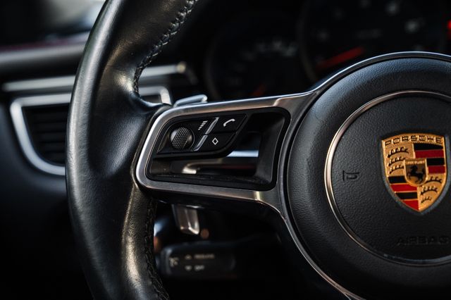 2018 Porsche Macan  | Addison, TX | Apex Auto Sports