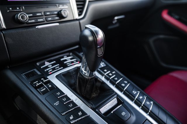 2018 Porsche Macan  | Addison, TX | Apex Auto Sports