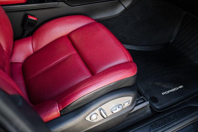 2018 Porsche Macan  | Addison, TX | Apex Auto Sports