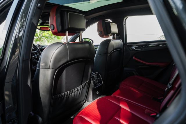 2018 Porsche Macan  | Addison, TX | Apex Auto Sports