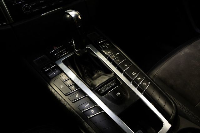 2018 Porsche Macan Sport Edition