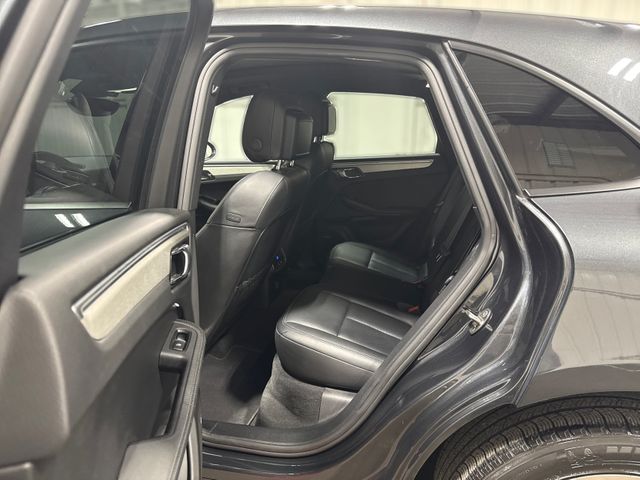 2018 Porsche MACAN Base 2018 Porsche MACAN Base