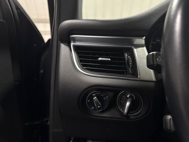 2018 Porsche MACAN Base 2018 Porsche MACAN Base