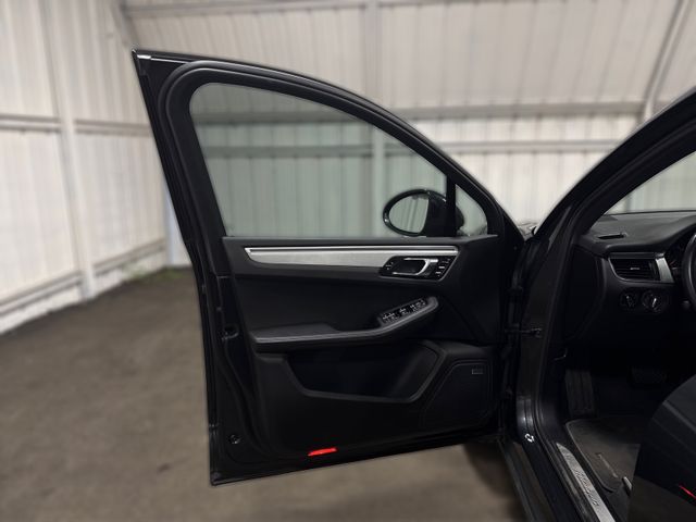2018 Porsche MACAN Base 2018 Porsche MACAN Base