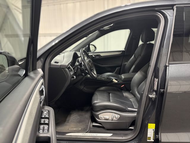 2018 Porsche MACAN Base 2018 Porsche MACAN Base