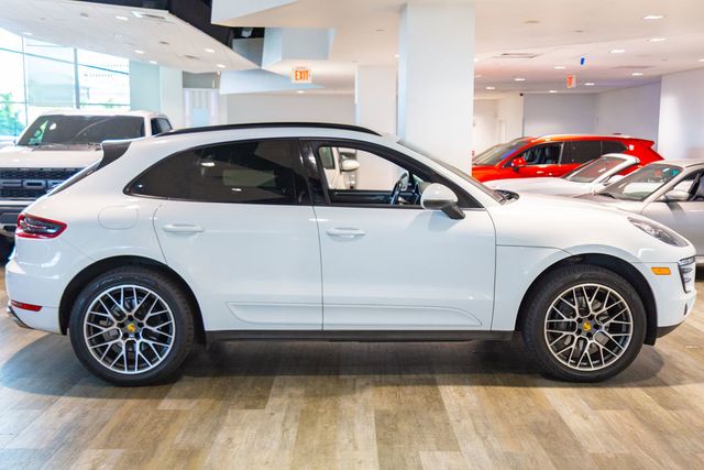 2018 Porsche Macan Premium Package Plus 20" RS Spyder Design Wheels/Panoramic Roof System