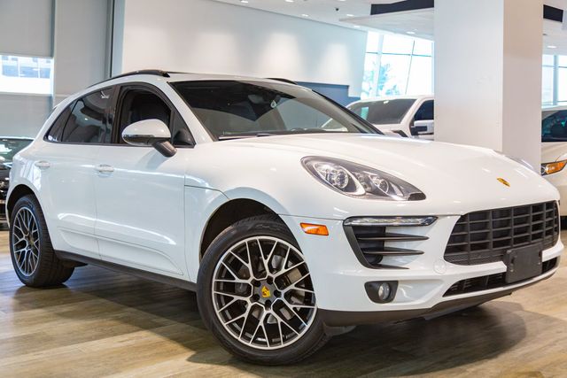 2018 Porsche Macan Premium Package Plus at Autosource, photo 1
