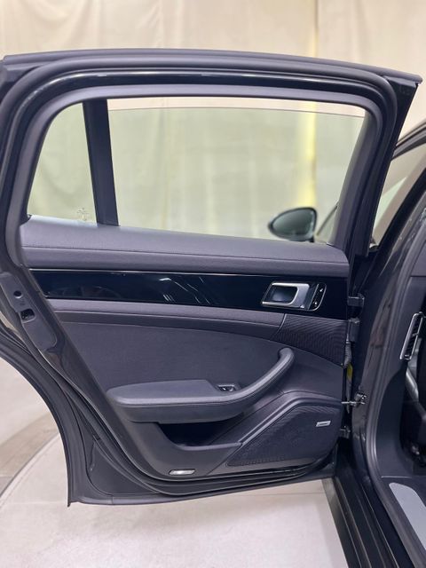 2018 Porsche Panamera Base | Burbank, California | MDK International 2018 Porsche Panamera Base | Burbank, California | MDK International