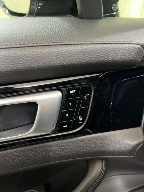 2018 Porsche Panamera Base | Burbank, California | MDK International 2018 Porsche Panamera Base | Burbank, California | MDK International