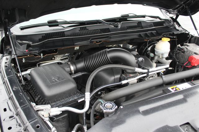 2018 Ram 1500 HEMI Express Regular Cab Short Bed | Granite City, Illinois | MasterCars Company Inc.