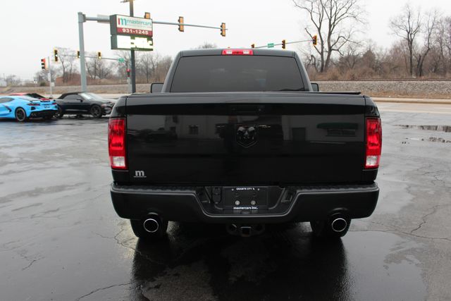 2018 Ram 1500 HEMI Express Regular Cab Short Bed | Granite City, Illinois | MasterCars Company Inc.