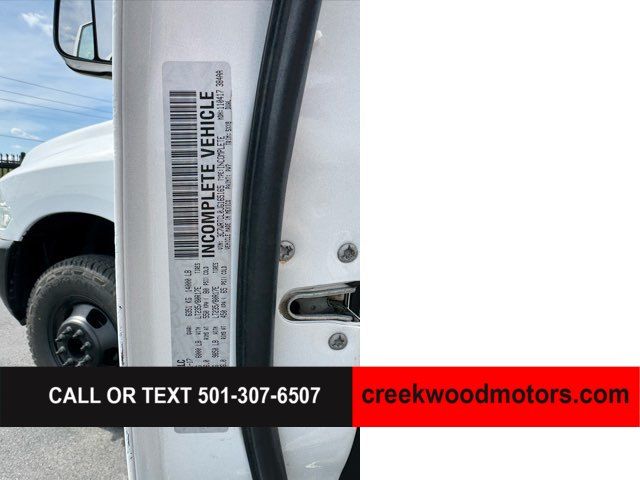 2018 Ram 3500 Chassis Cab FLATBED Dually 4x4 SLT 6.7L Cummins Diesel AISIN 2018 Ram 3500 Chassis Cab FLATBED Dually 4x4 SLT 6.7L Cummins Diesel AISIN