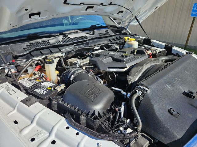 2018 Ram 5500 4X4 CUMMINS BUCKET TRUCK VERSALIFT SST40 EIH | Irving, TX | Pinnacle Trucks 2018 Ram 5500 4X4 CUMMINS BUCKET TRUCK VERSALIFT SST40 EIH | Irving, TX | Pinnacle Trucks