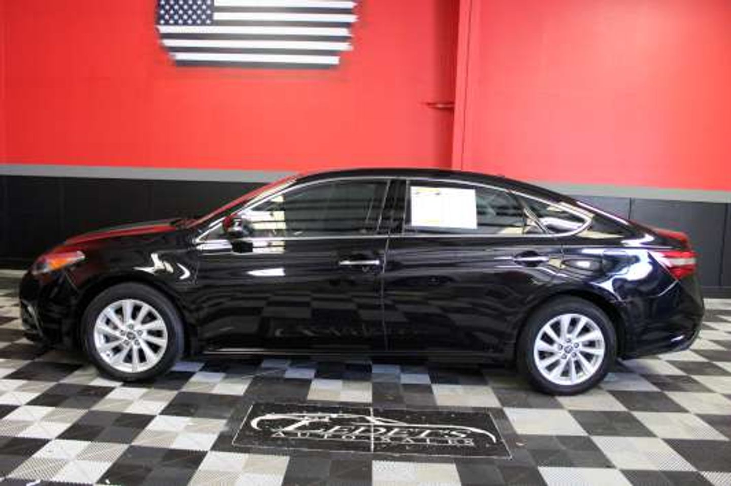 2018 Toyota Avalon XLE - 8