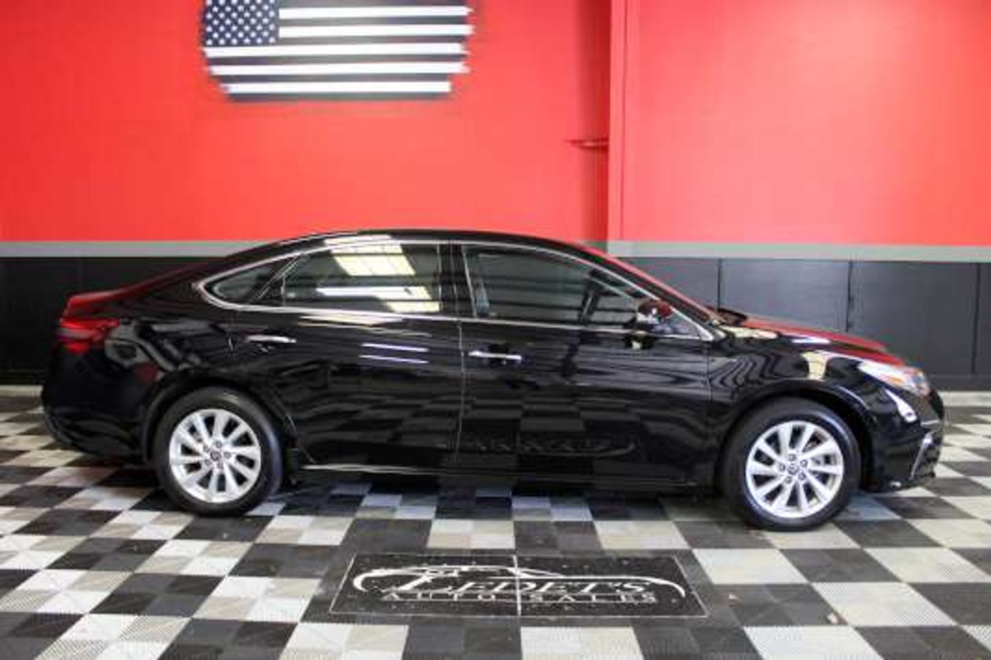 2018 Toyota Avalon XLE - 2