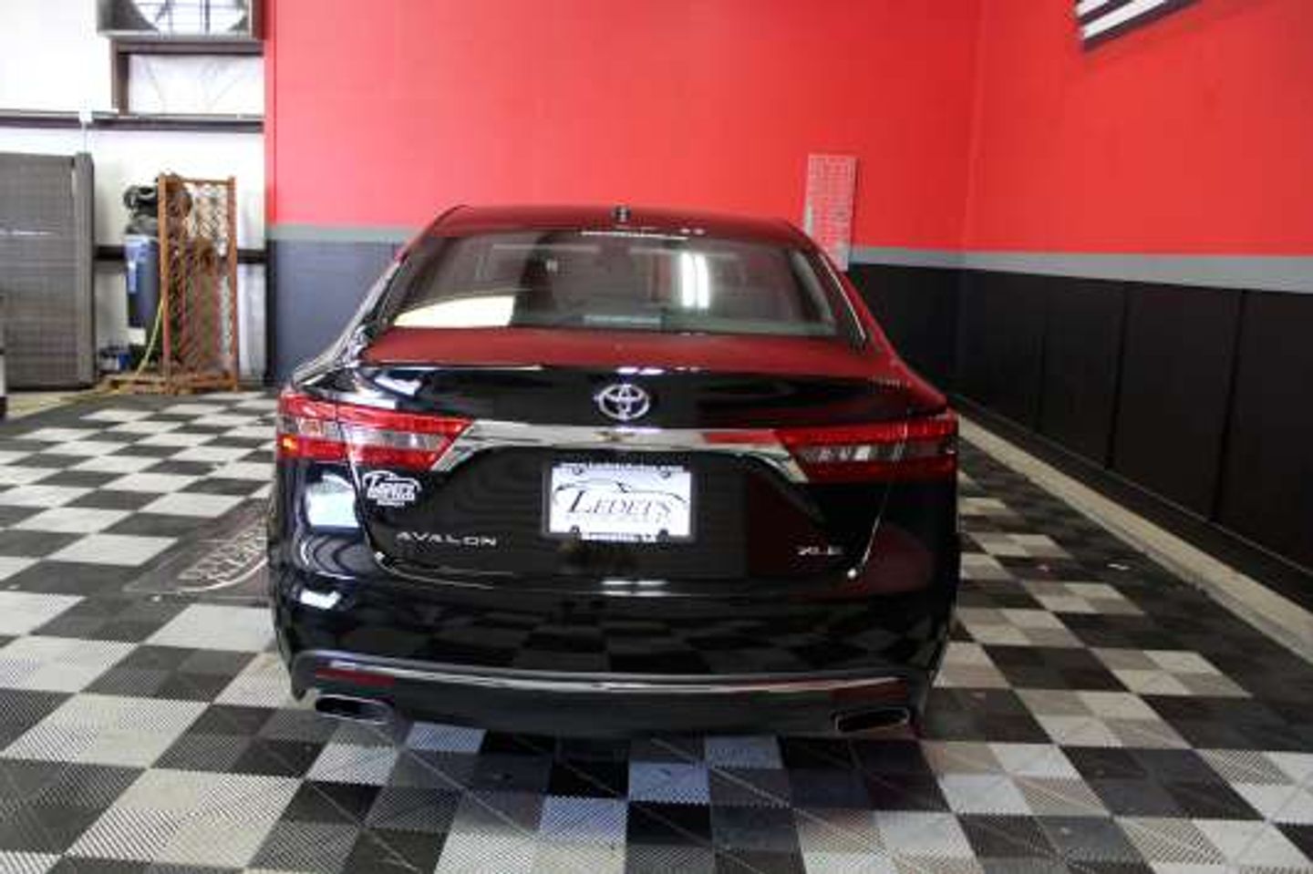 2018 Toyota Avalon XLE - 4