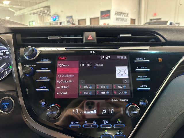 2018 Toyota Camry Hybrid XLE | Irving, Texas | Hopper Motorplex