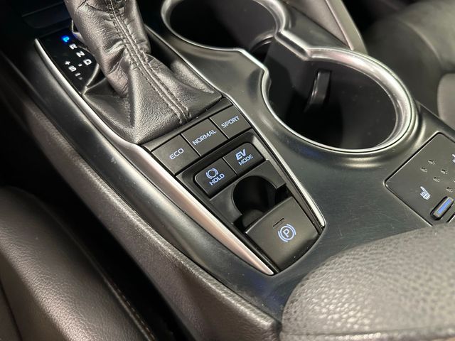 2018 Toyota Camry Hybrid XLE | Irving, Texas | Hopper Motorplex 2018 Toyota Camry Hybrid XLE | Irving, Texas | Hopper Motorplex