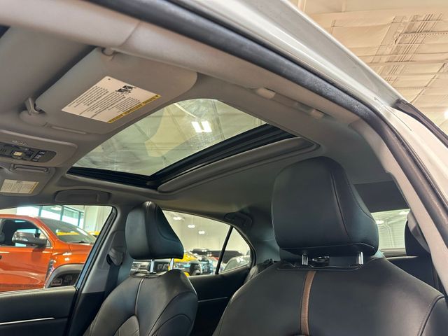 2018 Toyota Camry Hybrid XLE | Irving, Texas | Hopper Motorplex